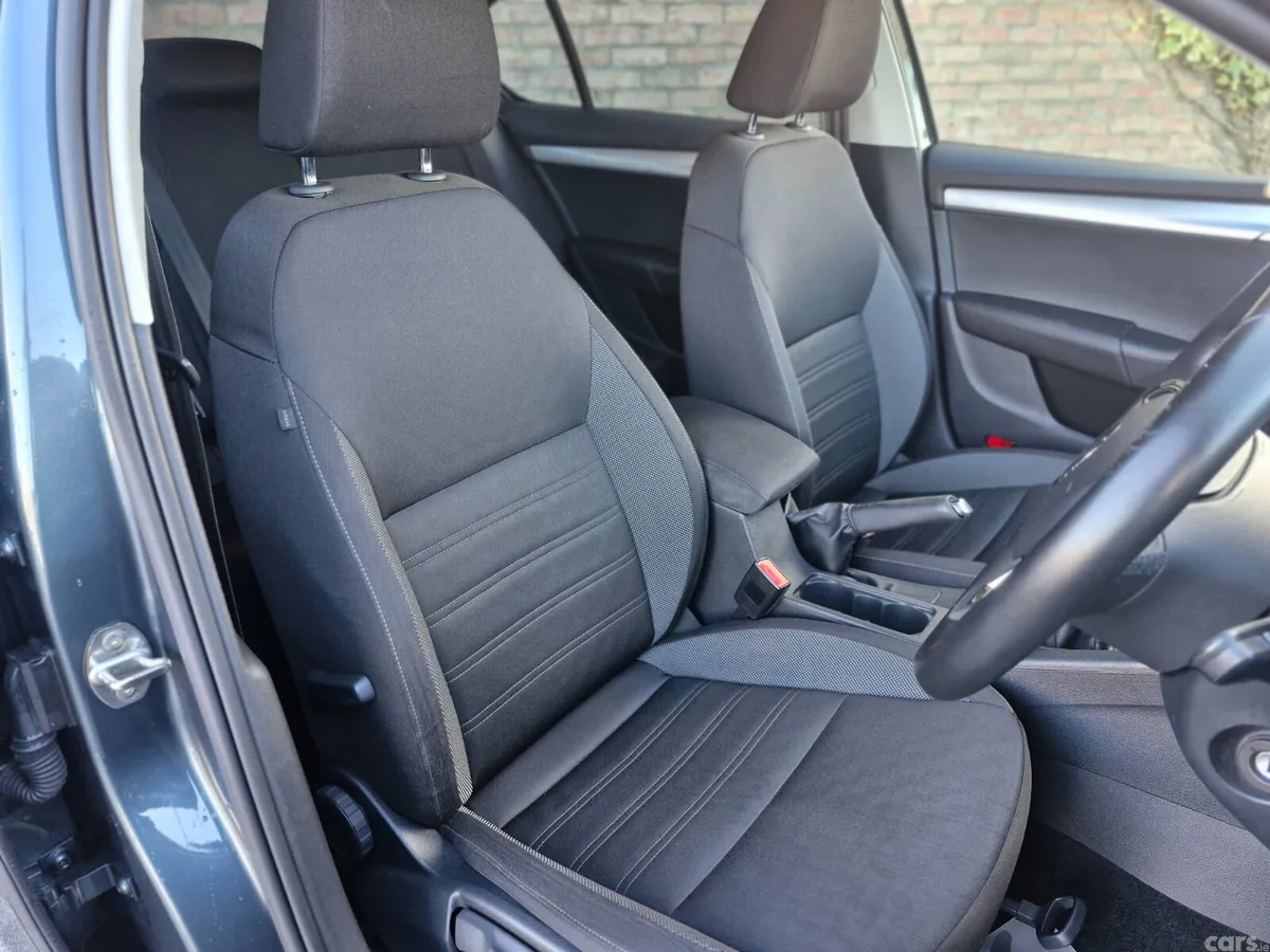 Skoda Octavia Saloon, Diesel, 2019, Grey
