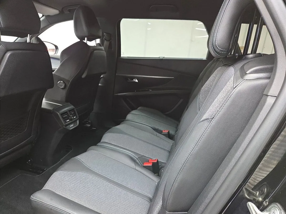 Peugeot 5008 MPV, Diesel, 2023, Black