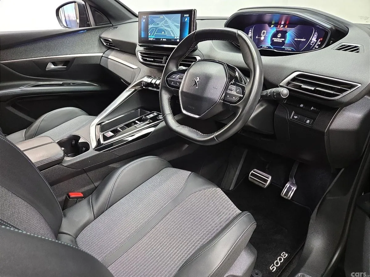 Peugeot 5008 MPV, Diesel, 2023, Black