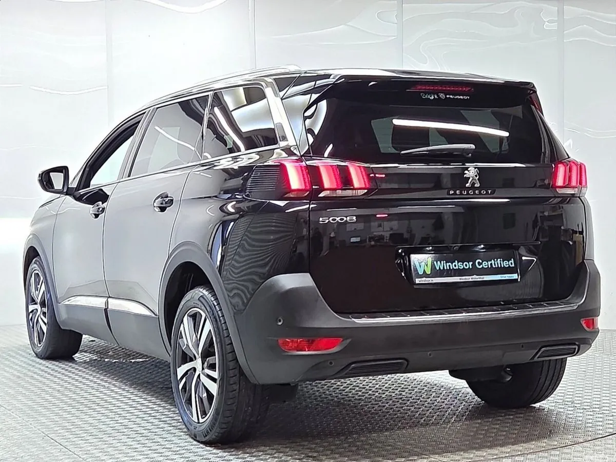 Peugeot 5008 MPV, Diesel, 2023, Black