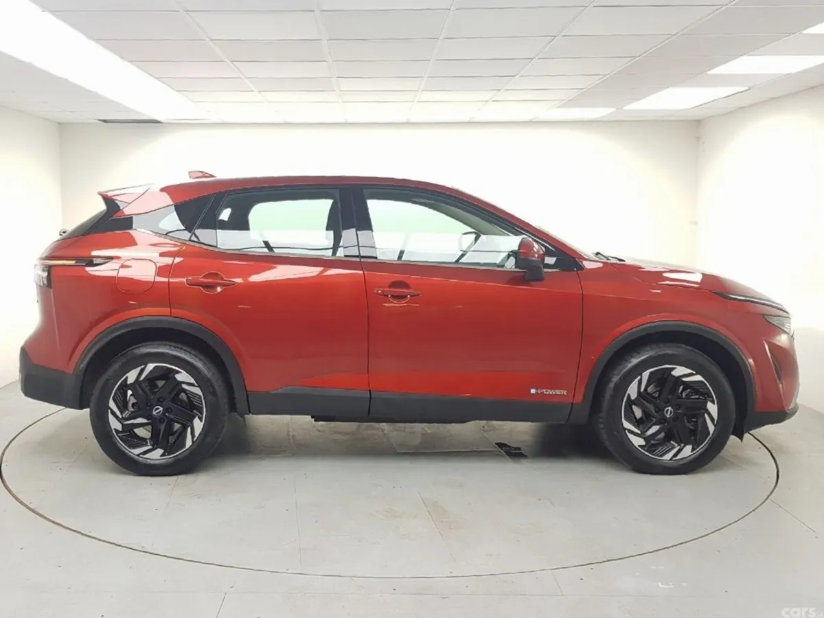 Nissan Qashqai MPV, Petrol Hybrid, 2026, Red