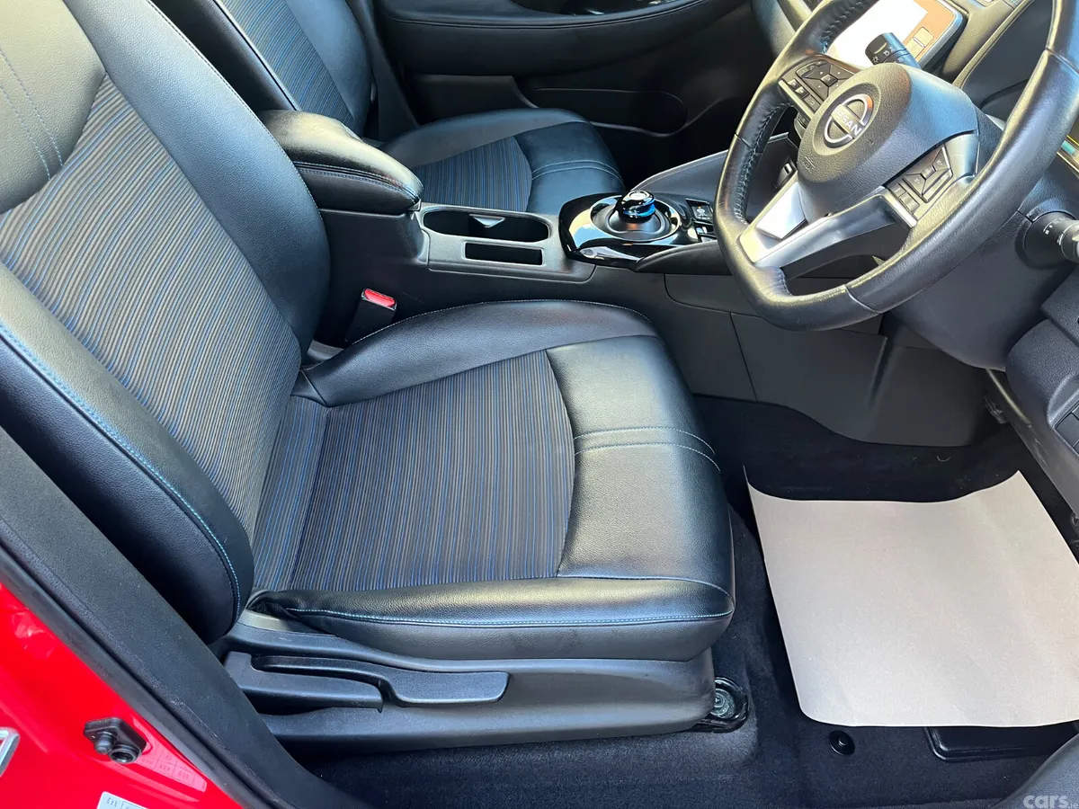 Nissan Leaf Hatchback, Electric, 2022, Red