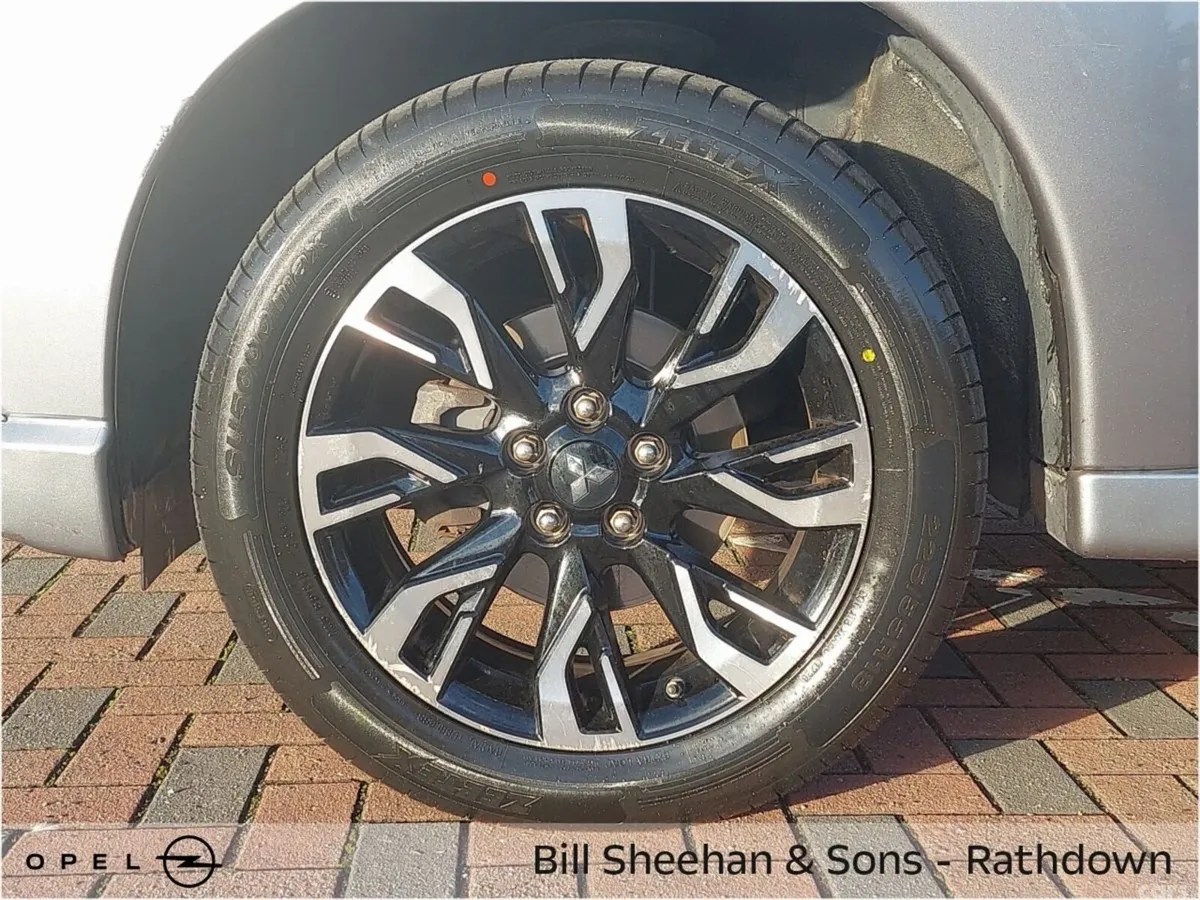 Mitsubishi Outlander SUV, Petrol Plug-in Hybrid, 2017, Grey