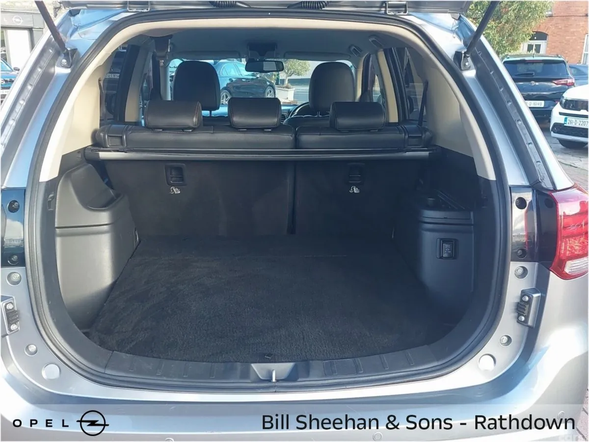 Mitsubishi Outlander SUV, Petrol Plug-in Hybrid, 2017, Grey