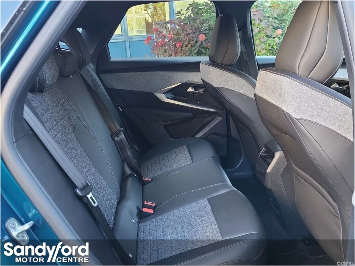 Peugeot 3008 MPV, Petrol, 2026, Blue