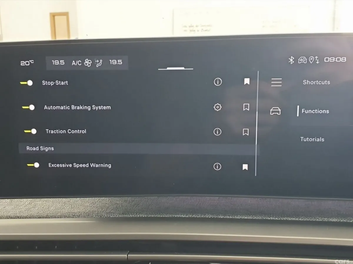 Peugeot 5008 MPV, Petrol, 2025, Grey