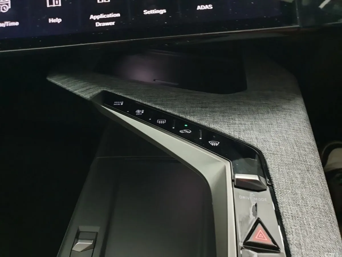 Peugeot 5008 MPV, Petrol, 2025, Grey