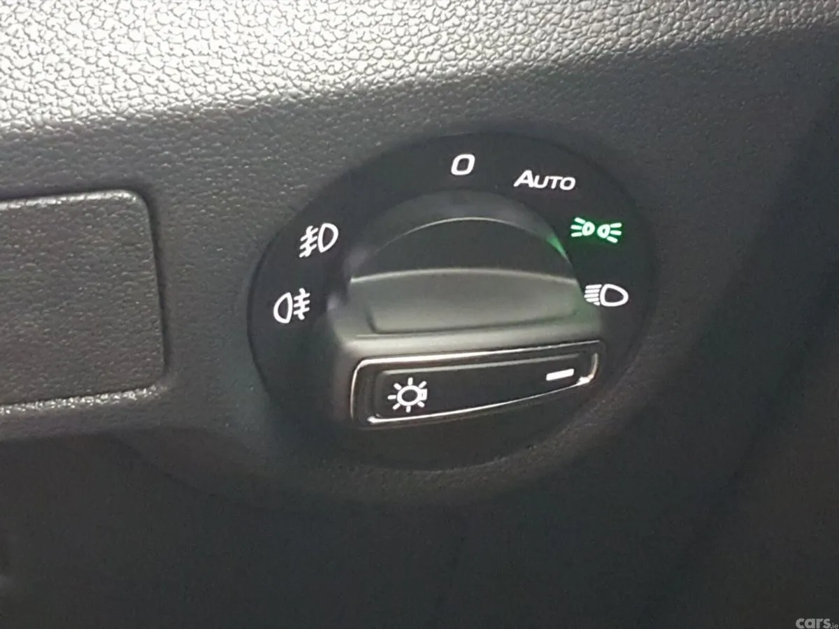 Skoda Kamiq Hatchback, Petrol, 2022, Grey