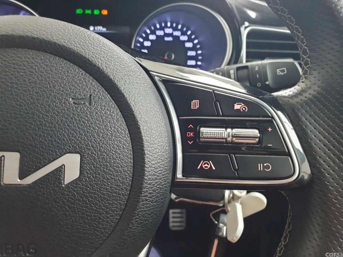 Kia Ceed Hatchback, Petrol, 2022, Grey