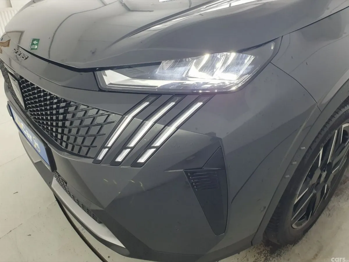 Peugeot 5008 MPV, Petrol, 2025, Grey
