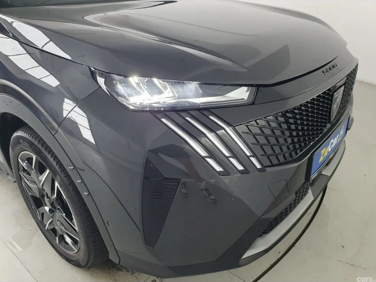 Peugeot 5008 MPV, Petrol, 2025, Grey