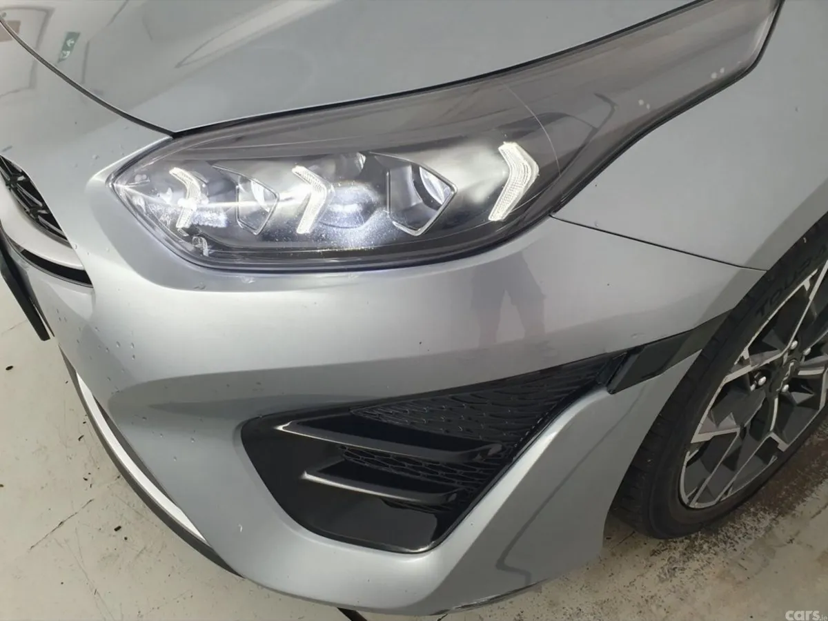 Kia Ceed Hatchback, Petrol, 2022, Grey