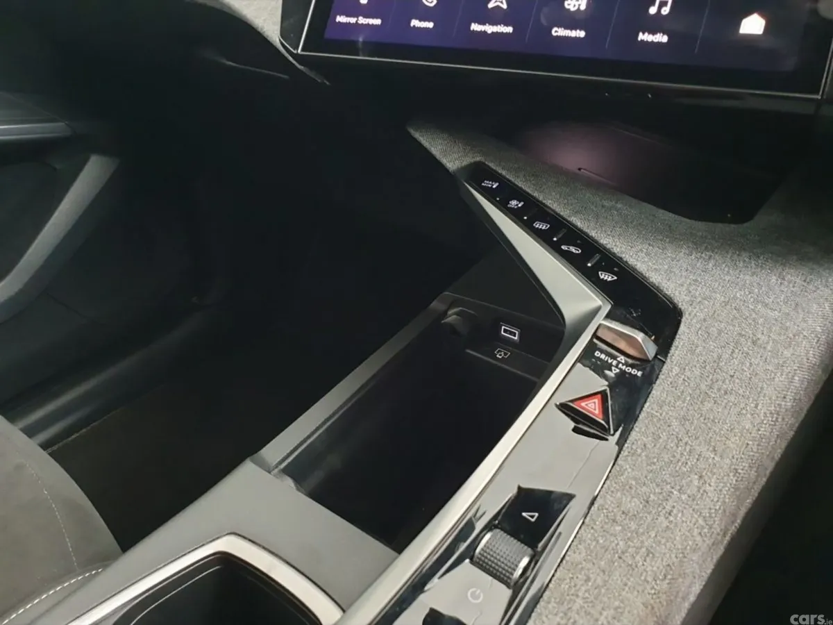 Peugeot 5008 SUV, Electric, 2025, Black