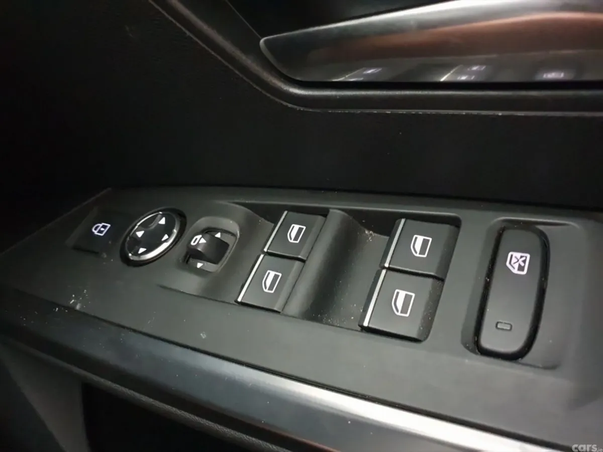 Peugeot 5008 SUV, Electric, 2025, Black