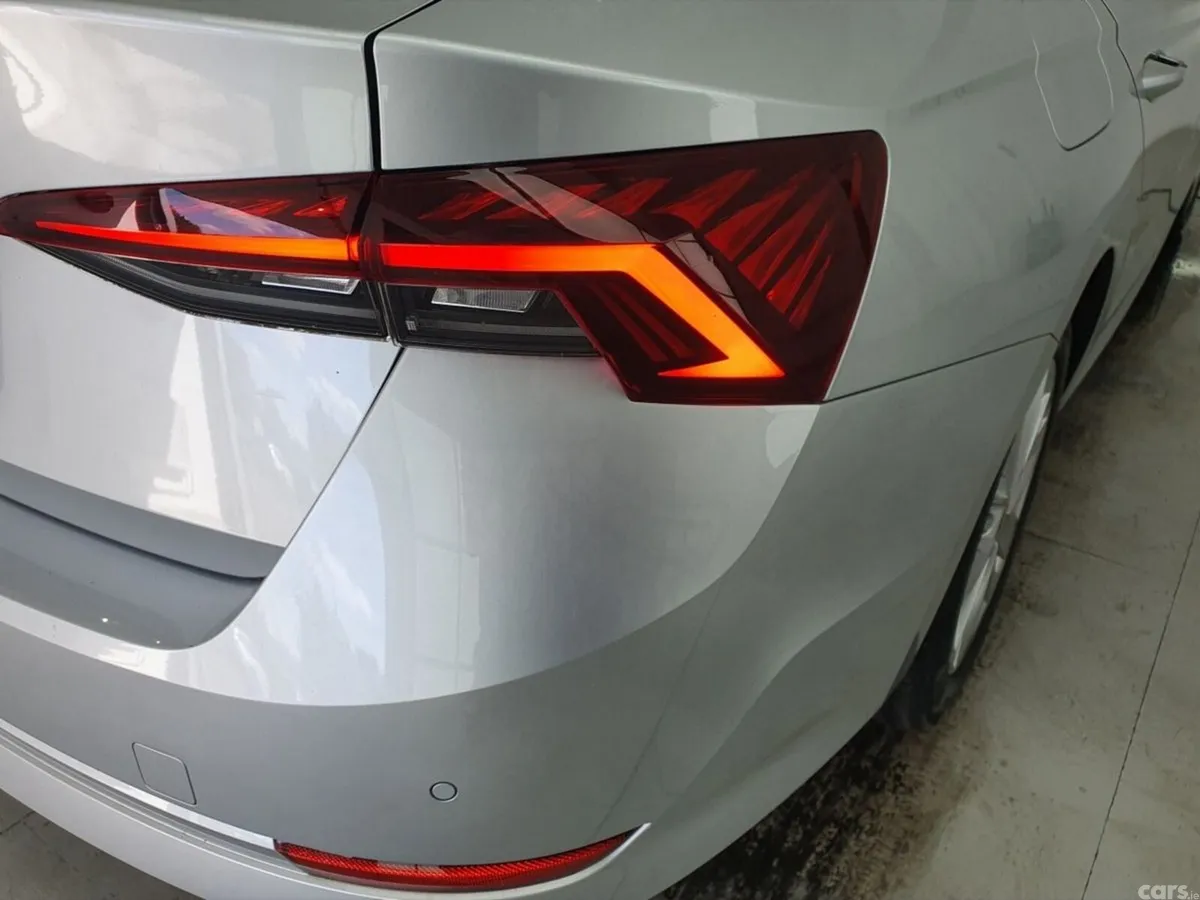 Skoda Octavia Saloon, Petrol, 2024, Grey