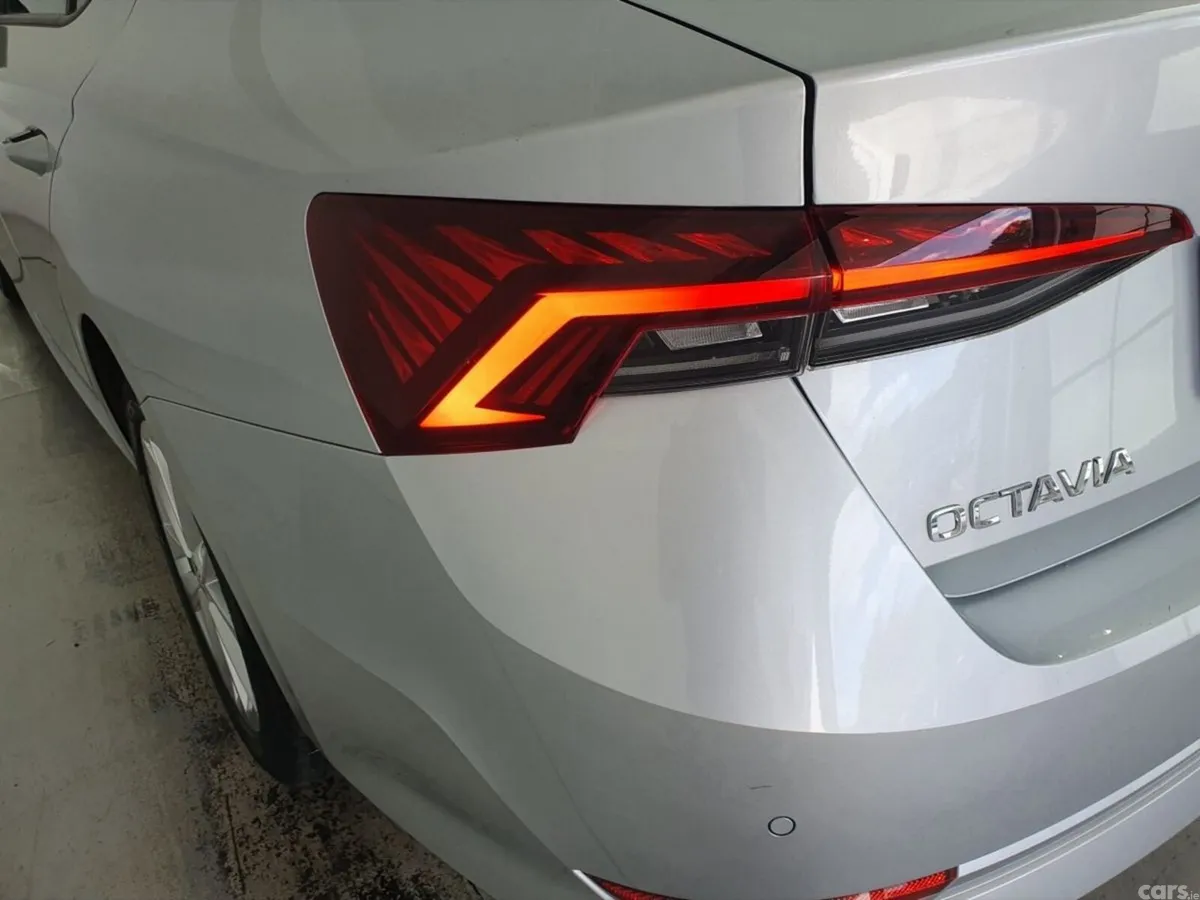 Skoda Octavia Saloon, Petrol, 2024, Grey