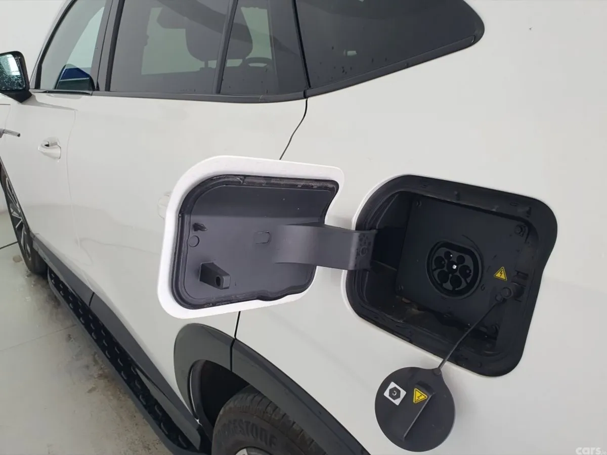 MG HS SUV, Petrol Plug-in Hybrid, 2025, White