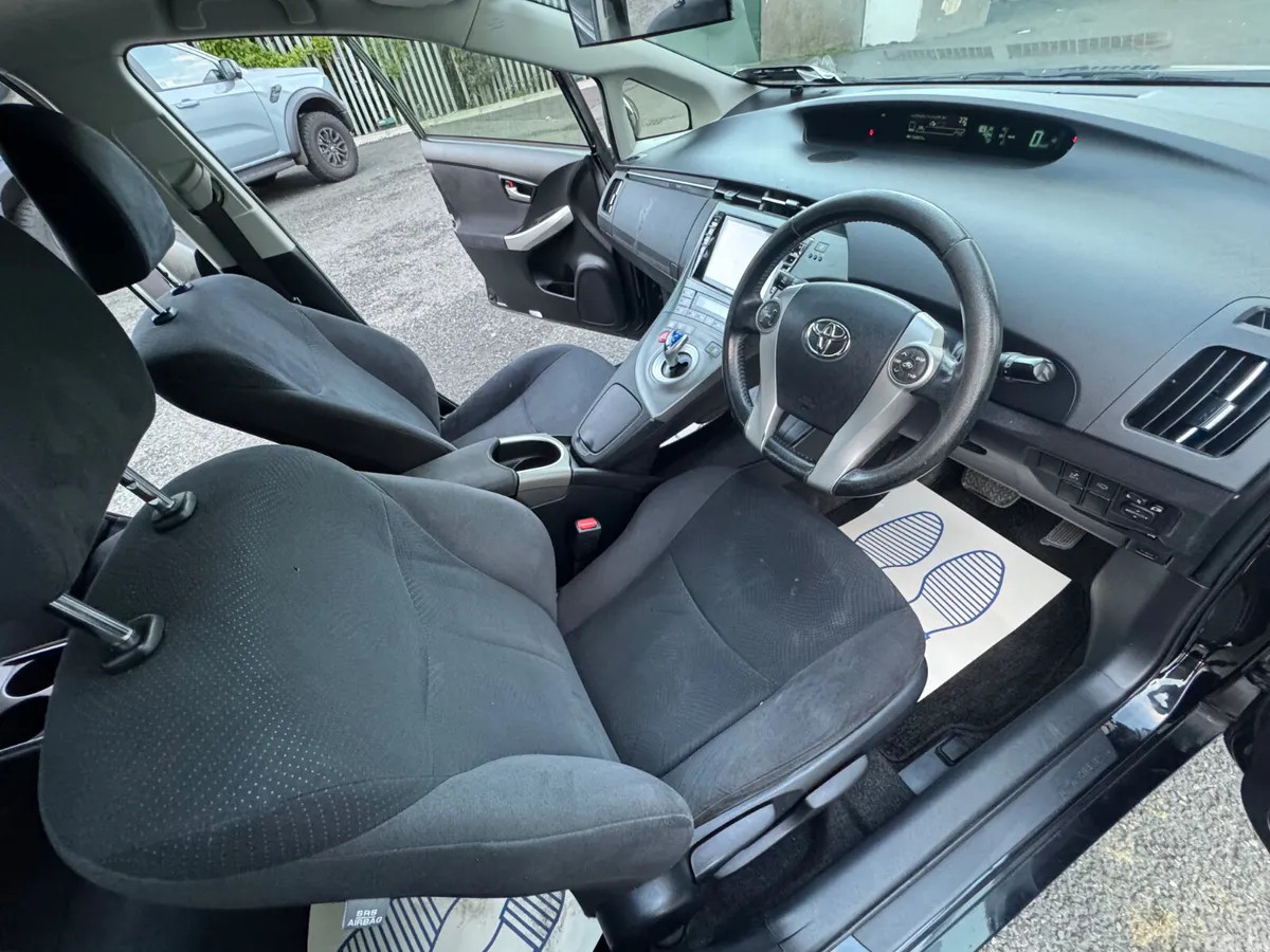 Toyota Prius Hatchback, Petrol Hybrid, 2015, Black