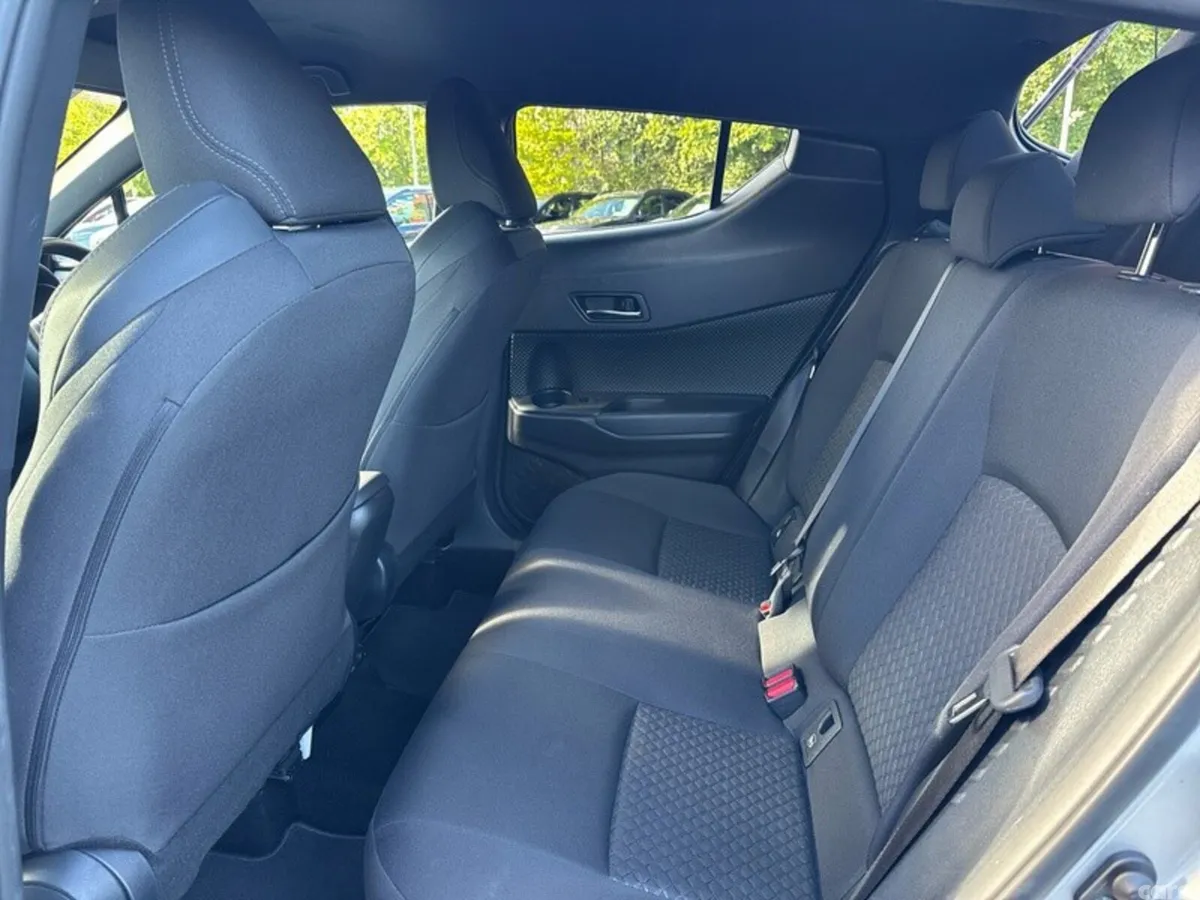 Toyota C-HR SUV, Petrol Hybrid, 2023, Grey