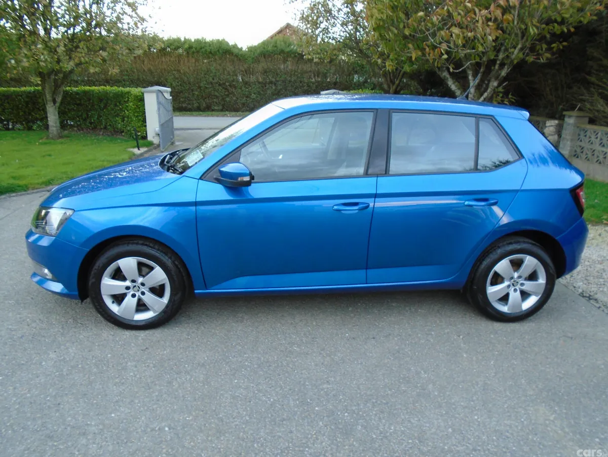 Skoda Fabia Hatchback, Petrol, 2015, Blue