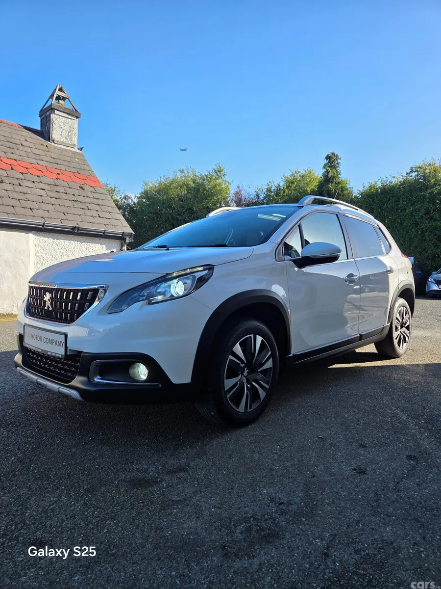 Peugeot 2008 Hatchback, Petrol, 2017, White