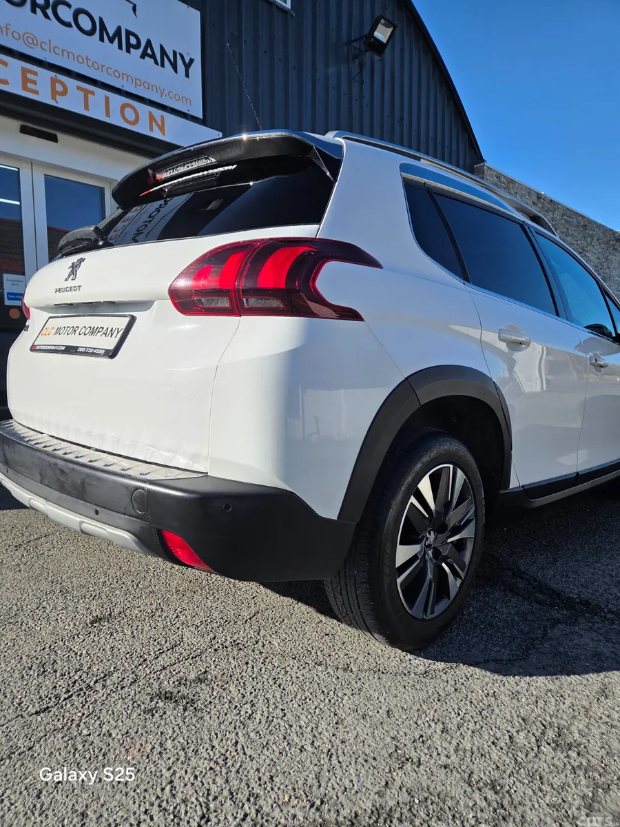 Peugeot 2008 Hatchback, Petrol, 2017, White