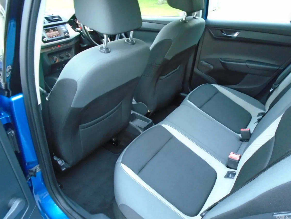 Skoda Fabia Hatchback, Petrol, 2015, Blue
