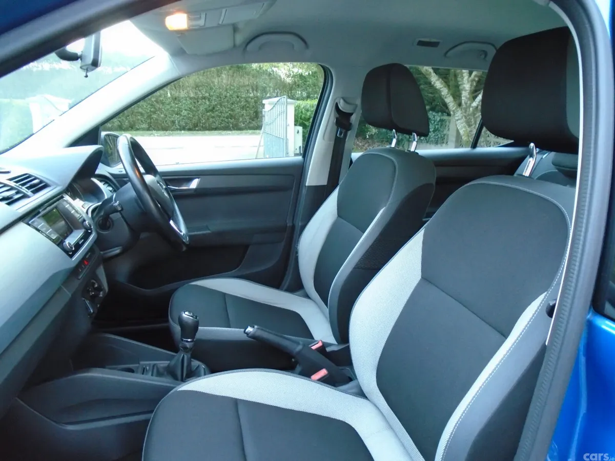 Skoda Fabia Hatchback, Petrol, 2015, Blue
