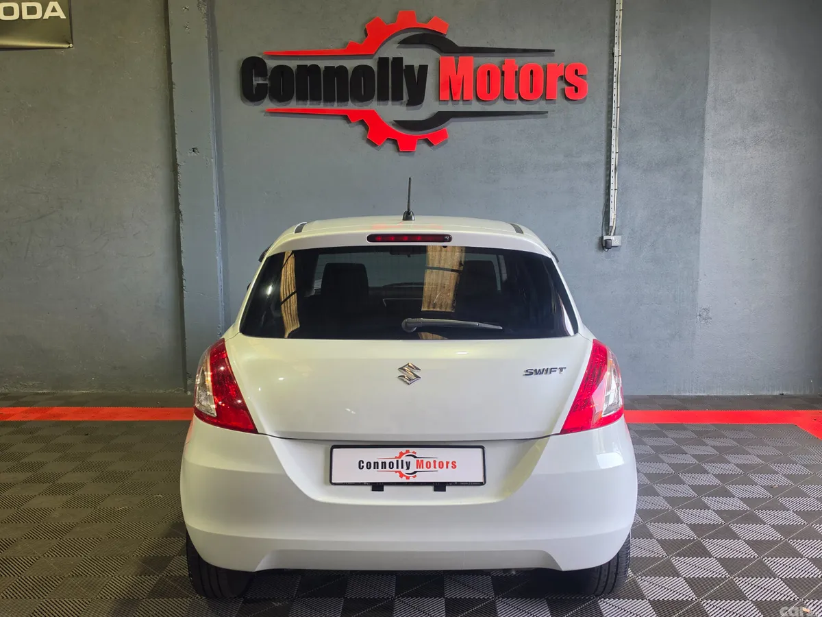 Suzuki Swift Hatchback, Petrol, 2013, White