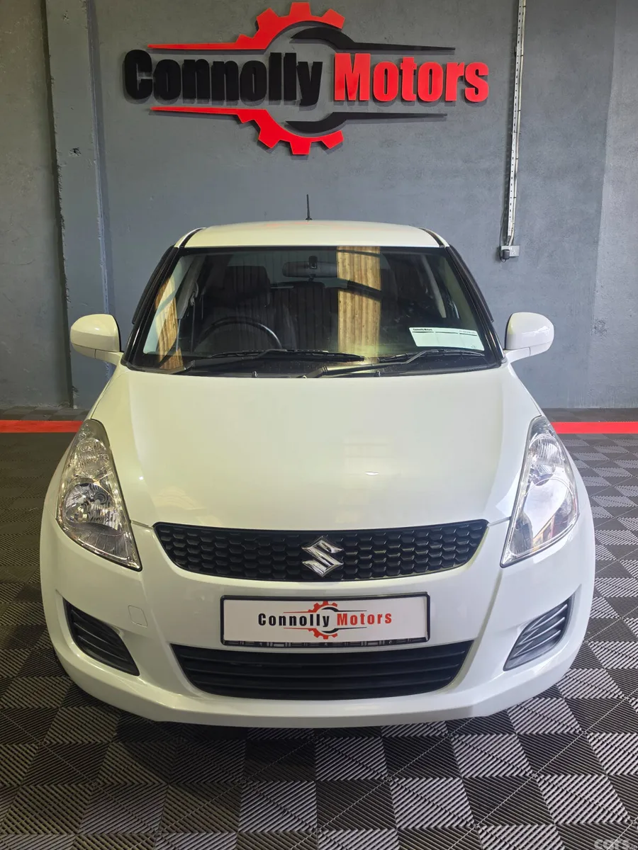 Suzuki Swift Hatchback, Petrol, 2013, White