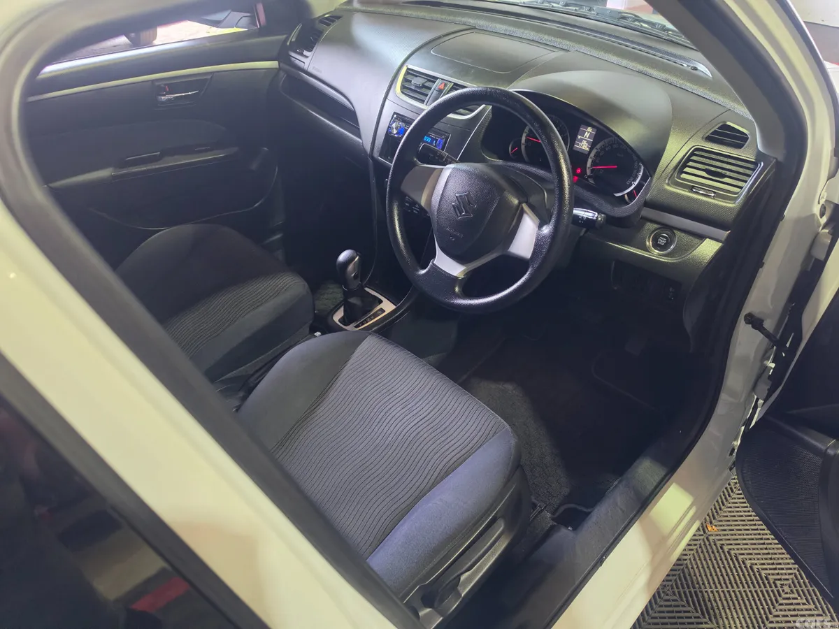 Suzuki Swift Hatchback, Petrol, 2013, White