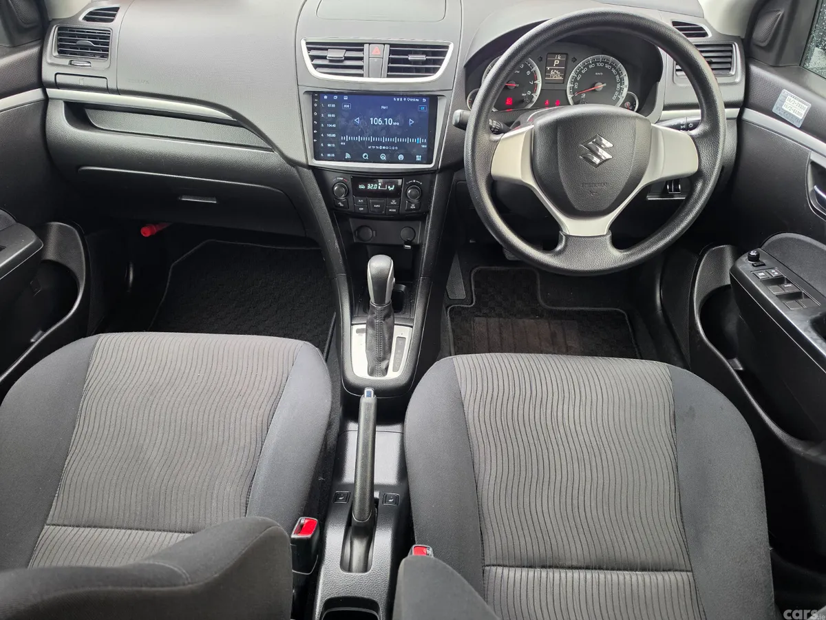 Suzuki Swift Hatchback, Petrol, 2013, White