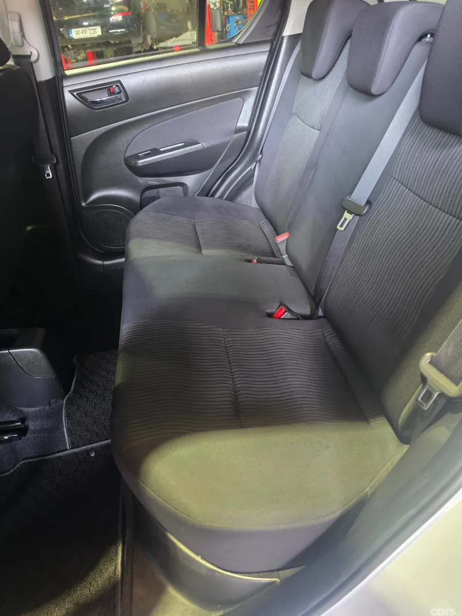 Suzuki Swift Hatchback, Petrol, 2013, White