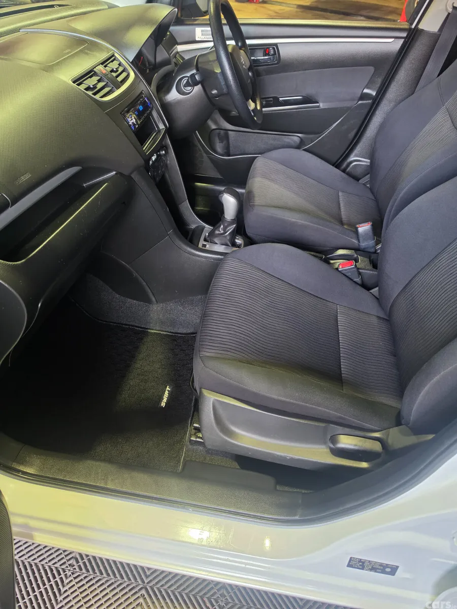 Suzuki Swift Hatchback, Petrol, 2013, White