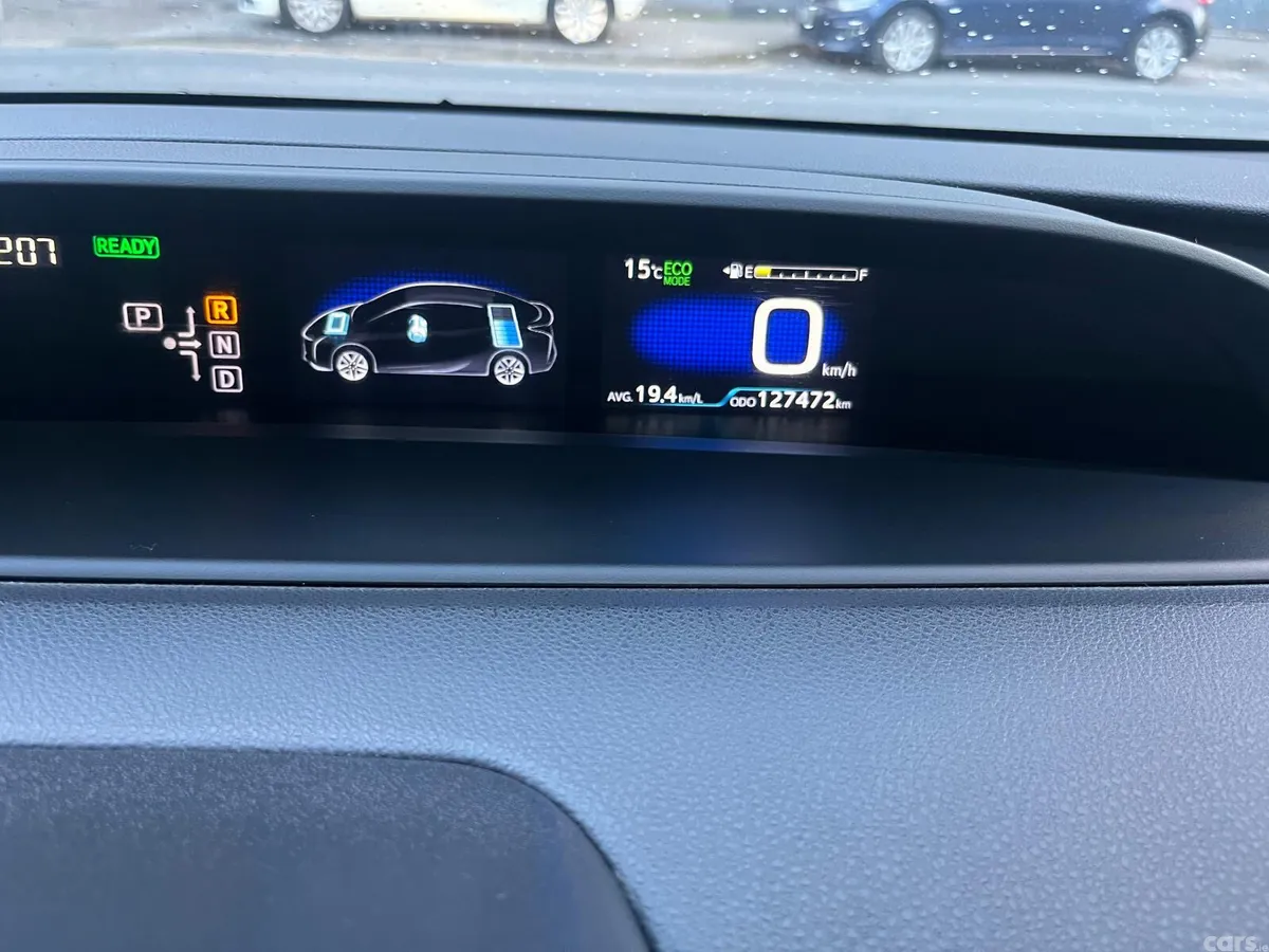 Toyota Prius Hatchback, Petrol Hybrid, 2017, White