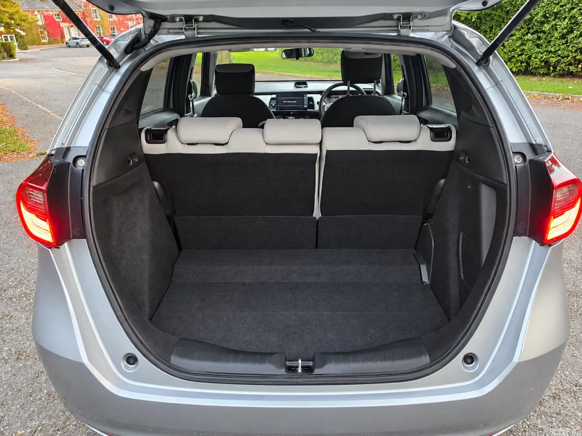 Honda Fit Hatchback, Petrol Hybrid, 2021, Silver