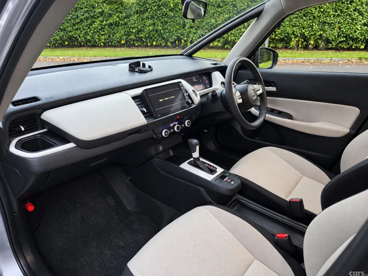 Honda Fit Hatchback, Petrol Hybrid, 2021, Silver