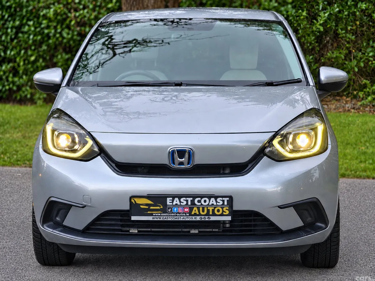 Honda Fit Hatchback, Petrol Hybrid, 2021, Silver