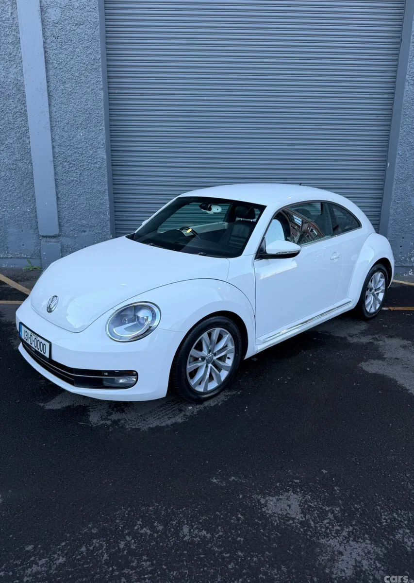 Volkswagen Beetle Hatchback, Petrol, 2013, White
