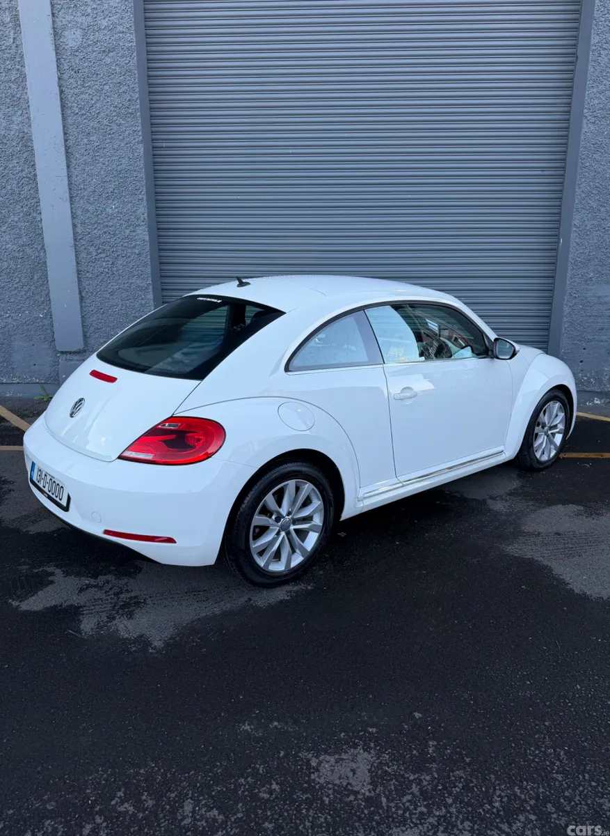 Volkswagen Beetle Hatchback, Petrol, 2013, White