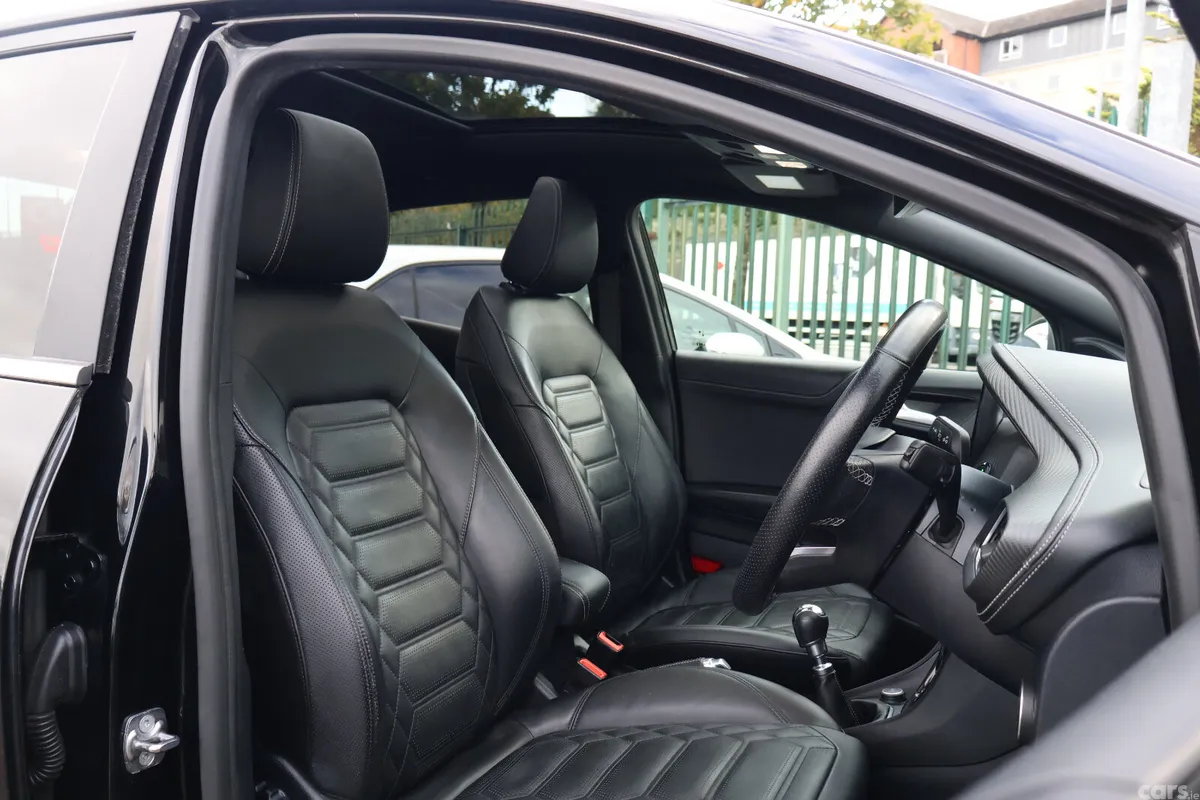 Ford Puma MPV, Diesel, 2021, Black