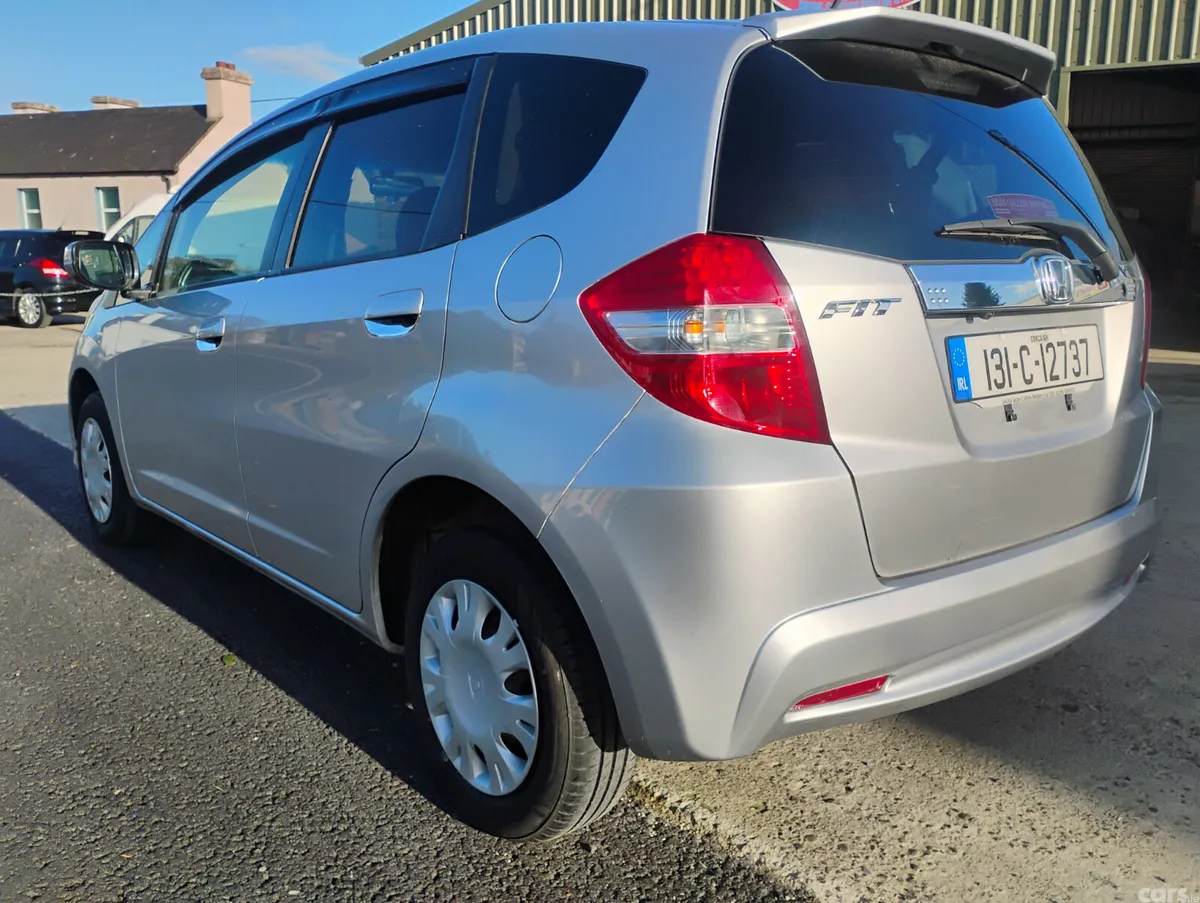 Honda Fit Hatchback, Petrol, 2013, Silver