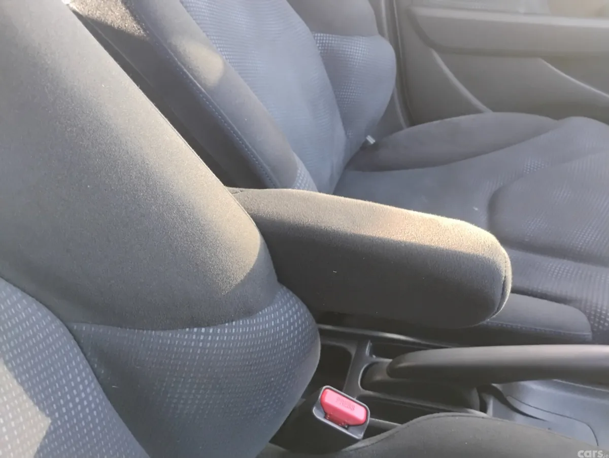 Honda Fit Hatchback, Petrol, 2013, Silver