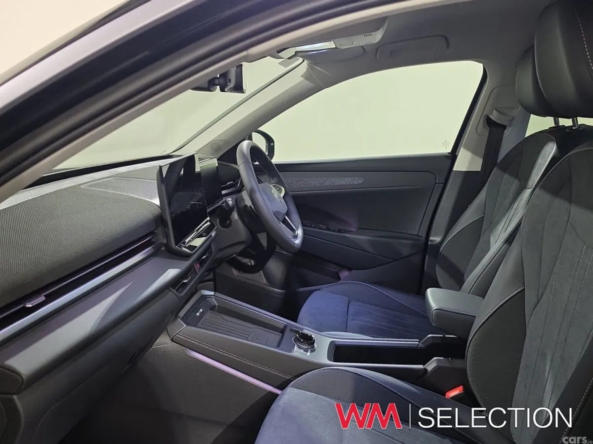 Volkswagen T-Roc Estate, Petrol, 2026, Black