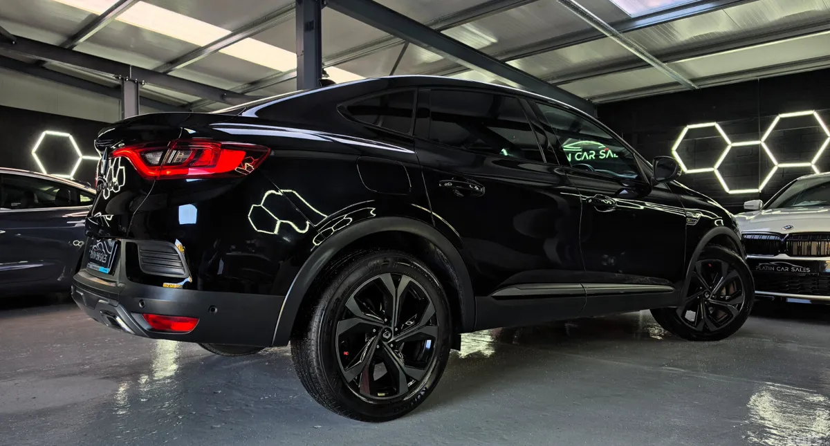 Renault Arkana Hatchback, Petrol, 2023, Black
