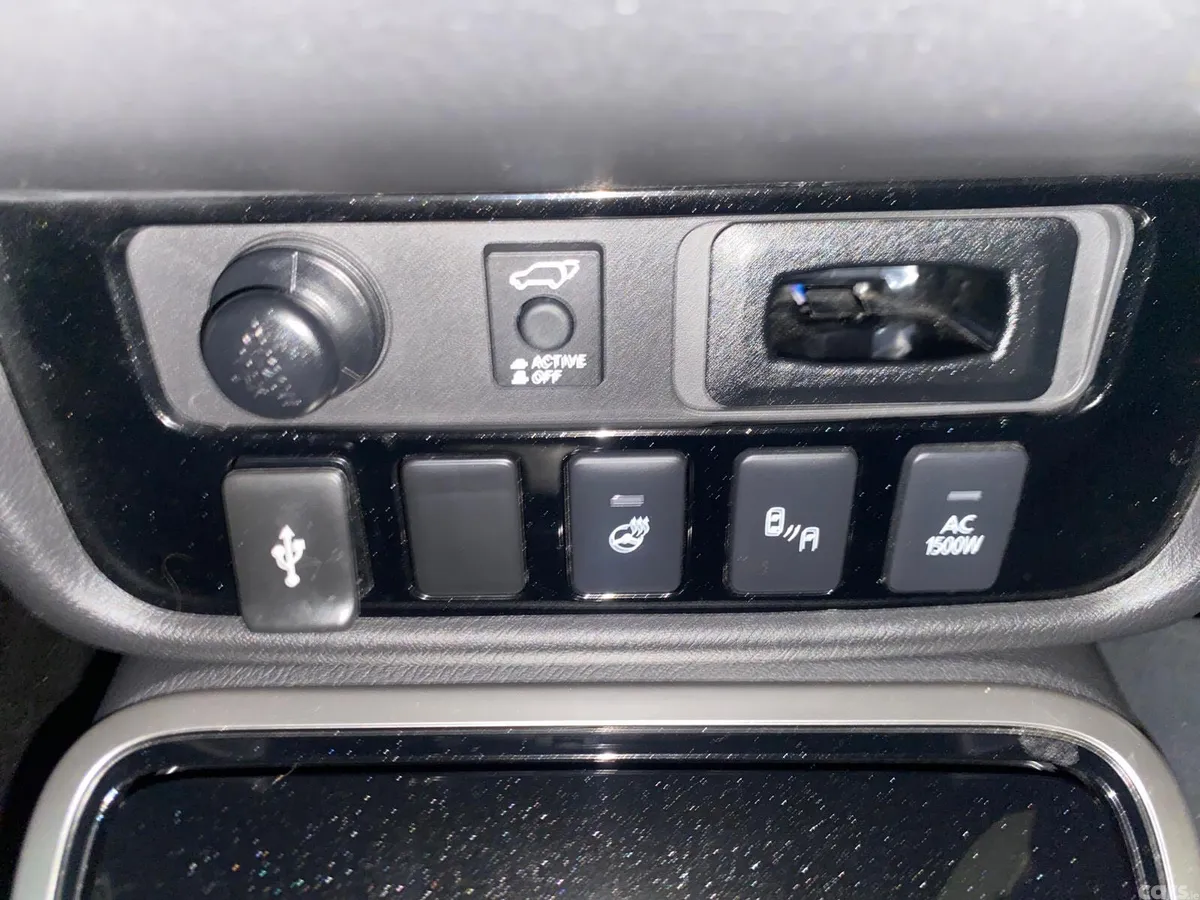 Mitsubishi Outlander SUV, Petrol Plug-in Hybrid, 2019, Grey