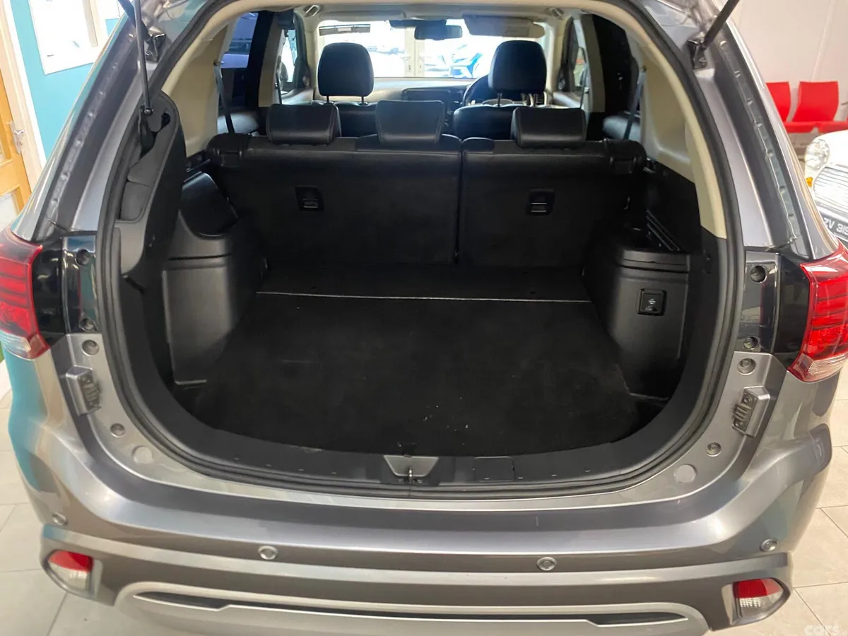 Mitsubishi Outlander SUV, Petrol Plug-in Hybrid, 2019, Grey