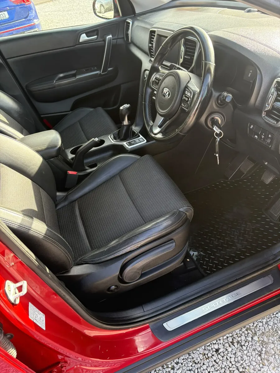 Kia Sportage SUV, Diesel, 2016, Red