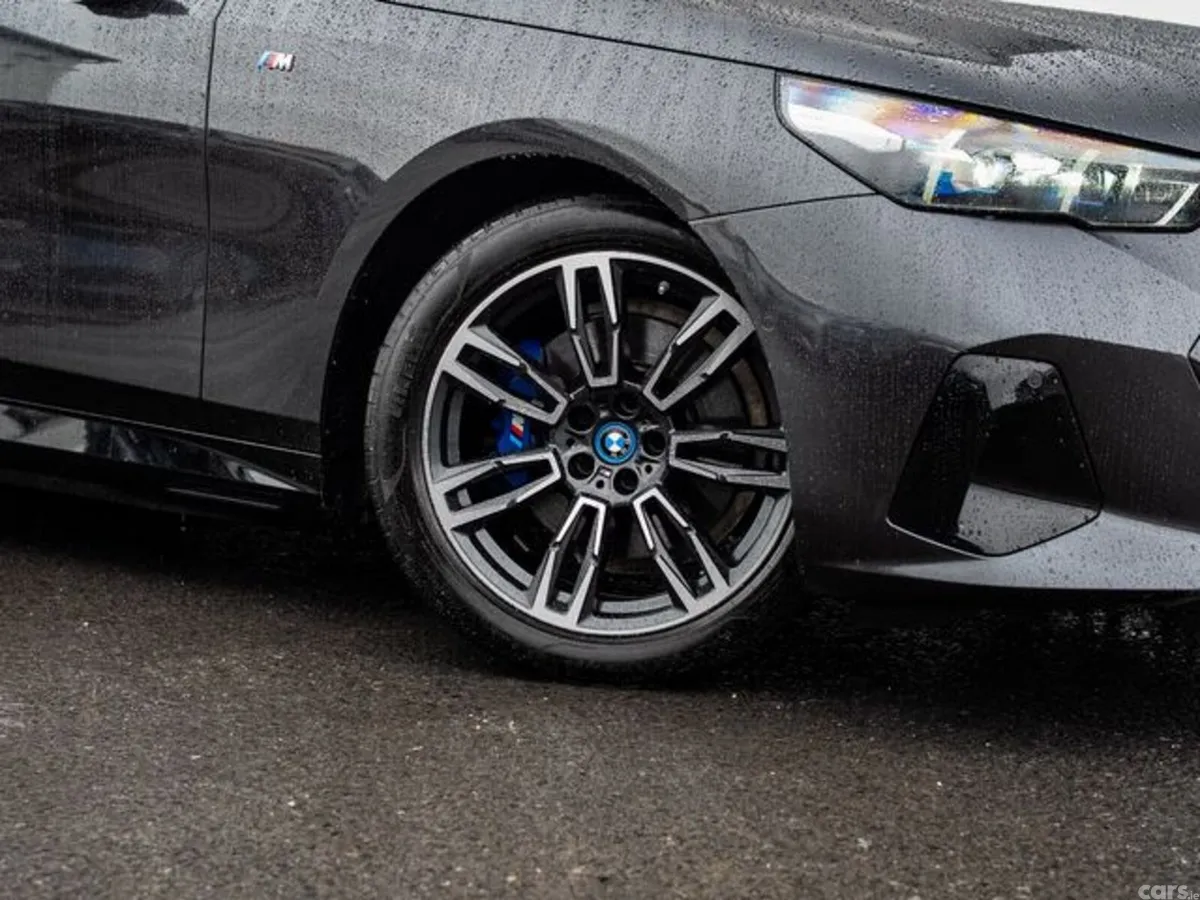 BMW 5-Series Estate, Petrol Plug-in Hybrid, 2024, Grey