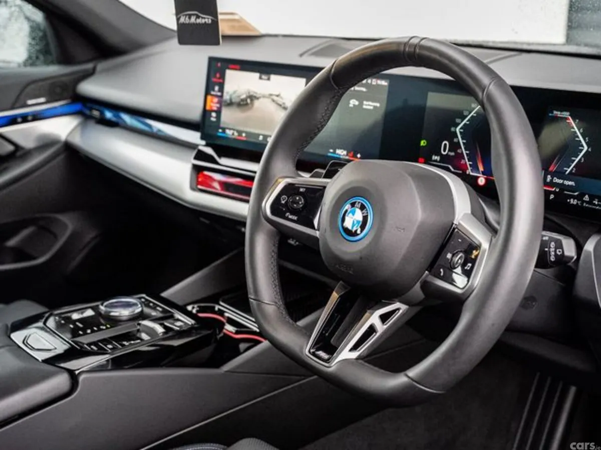 BMW 5-Series Estate, Petrol Plug-in Hybrid, 2024, Grey